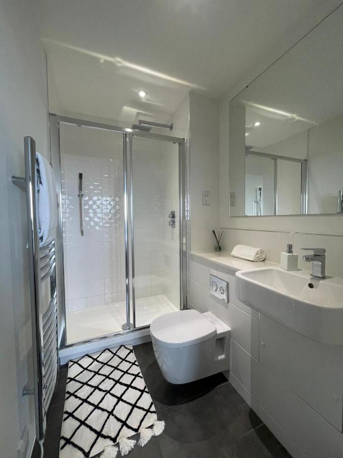Premier Suite- Bedford City Centre With Free Gym & Parking Экстерьер фото